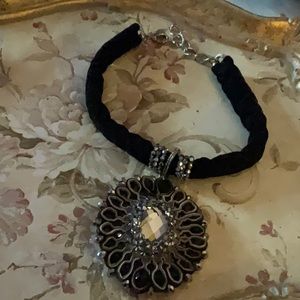 Glamour in black velvet